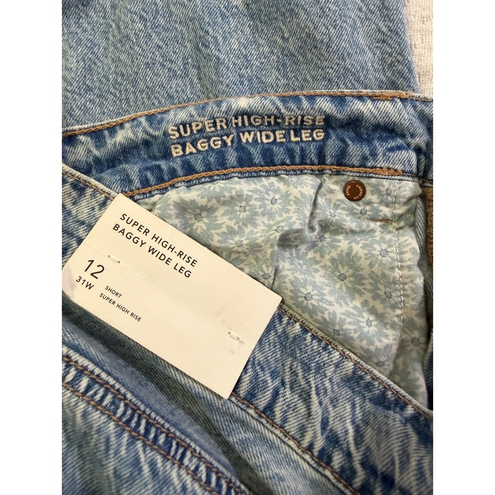 American Eagle Super High-Rise Baggy Wide Leg Distressed Jeans 12 Short 31W